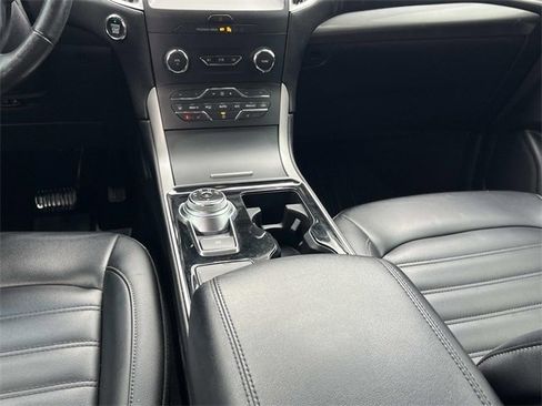 Used 2019 Ford Edge SEL w/ Equipment Group 201A image 17