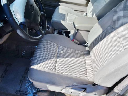 Used 2001 Nissan Frontier SE image 24