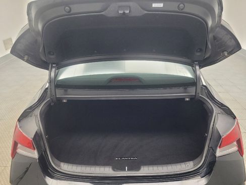 Used 2025 Hyundai Elantra Sport FWD image 29
