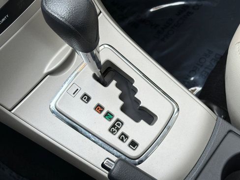 Used 2013 Toyota Corolla LE image 24