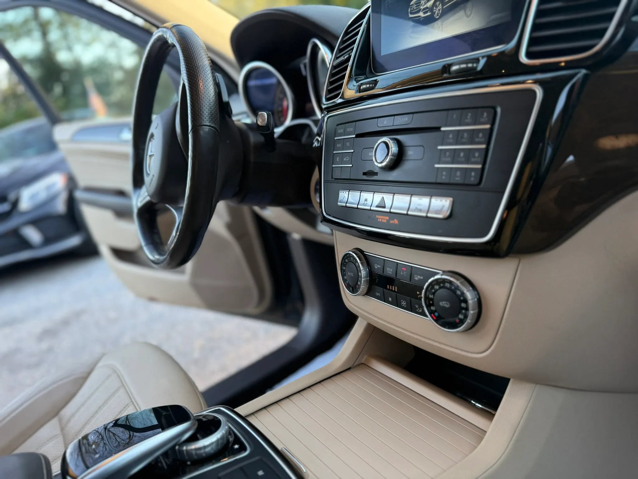 Used 2018 Mercedes-Benz GLE 350 4MATIC image 22
