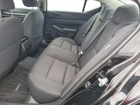 Used 2023 Nissan Altima 2.5 SV w/ SV Premium Package FWD image 11