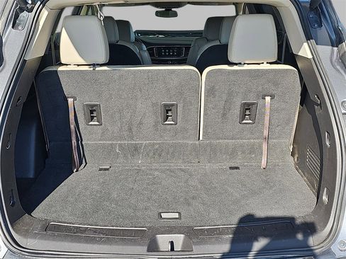 Used 2019 Buick Enclave Essence image 13