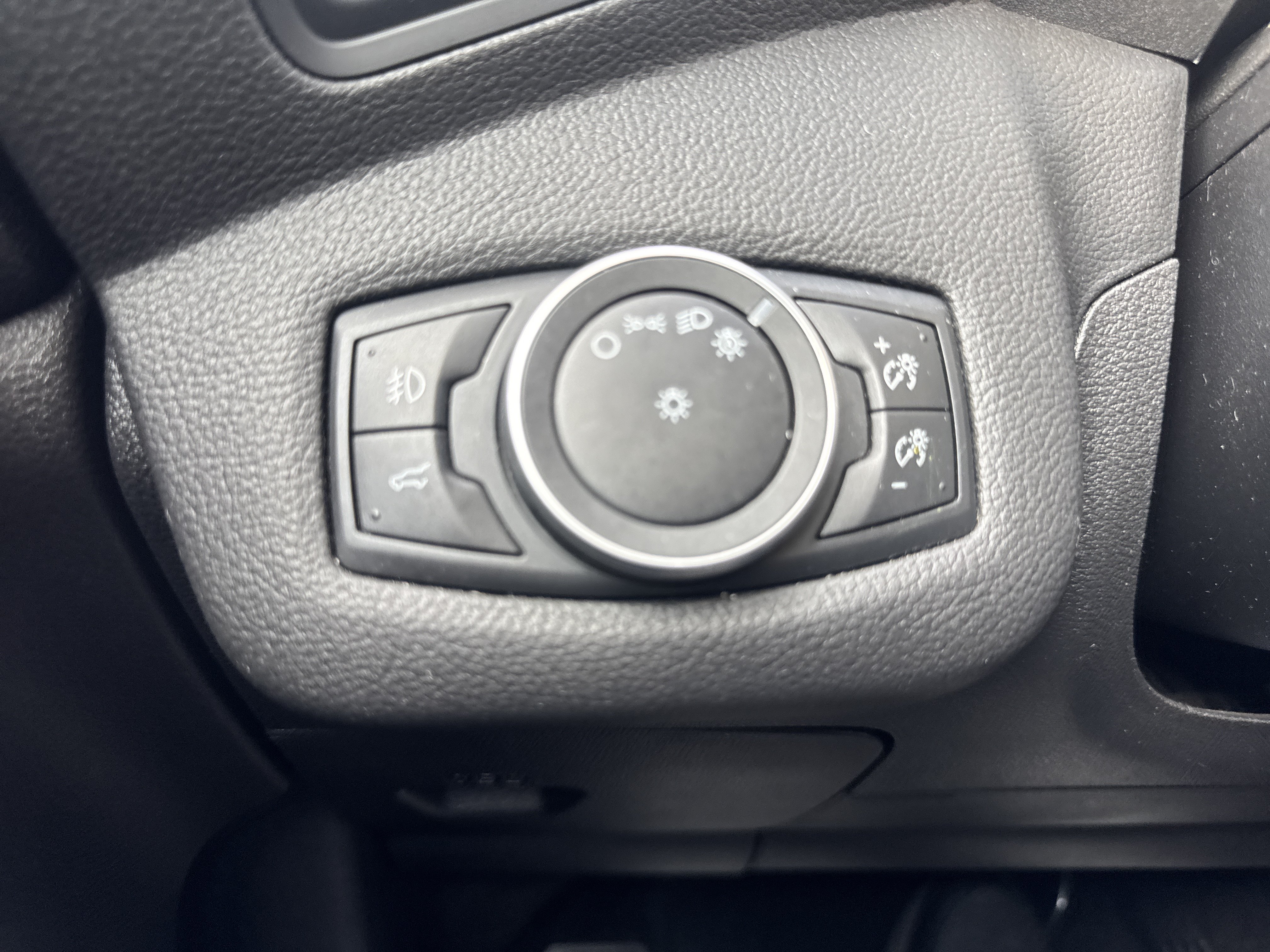 Used 2018 Ford Escape SE AWD/4WD image 29
