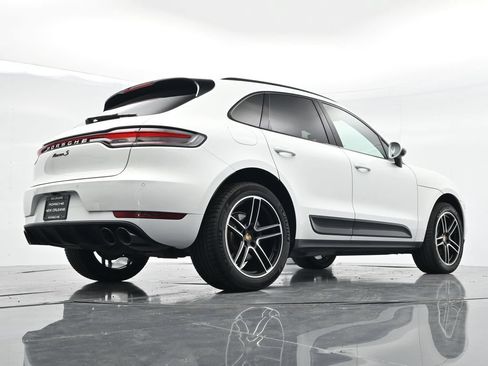 Certified 2021 Porsche Macan S AWD/4WD image 28