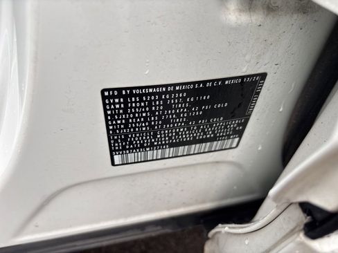 Used 2020 Volkswagen Tiguan SE R-Line FWD image 5