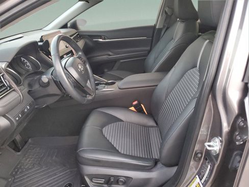 Used 2023 Toyota Camry SE image 17