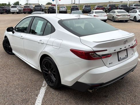 Used 2025 Toyota Camry SE FWD image 5