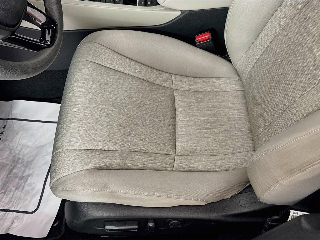 Used 2025 Honda Accord SE image 23