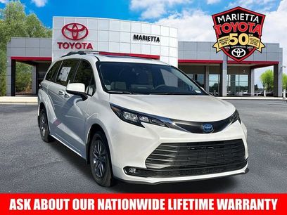 New 2025 Toyota Sienna XLE w/ XLE Plus Package