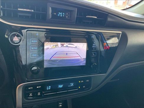 Used 2019 Toyota Corolla SE FWD image 9