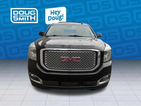 Used 2017 GMC Yukon Denali w/ Open Road Package AWD/4WD image 3