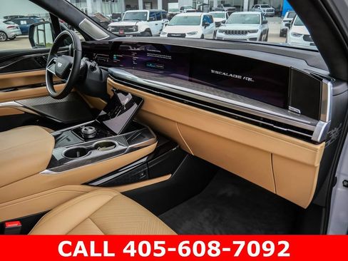 Used 2026 Cadillac Escalade IQL Sport 2 AWD/4WD image 14