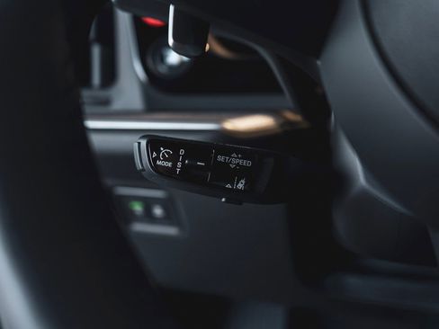 New 2025 Porsche Cayenne image 20