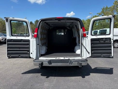 Used 2024 Chevrolet Express 2500 w/ Driver Convenience Package RWD image 8