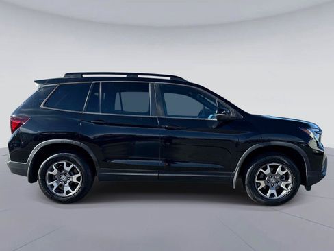Certified 2023 Honda Passport TrailSport image 2