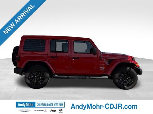 Used 2021 Jeep Wrangler Unlimited Sahara w/ Cold Weather Group AWD/4WD image 9