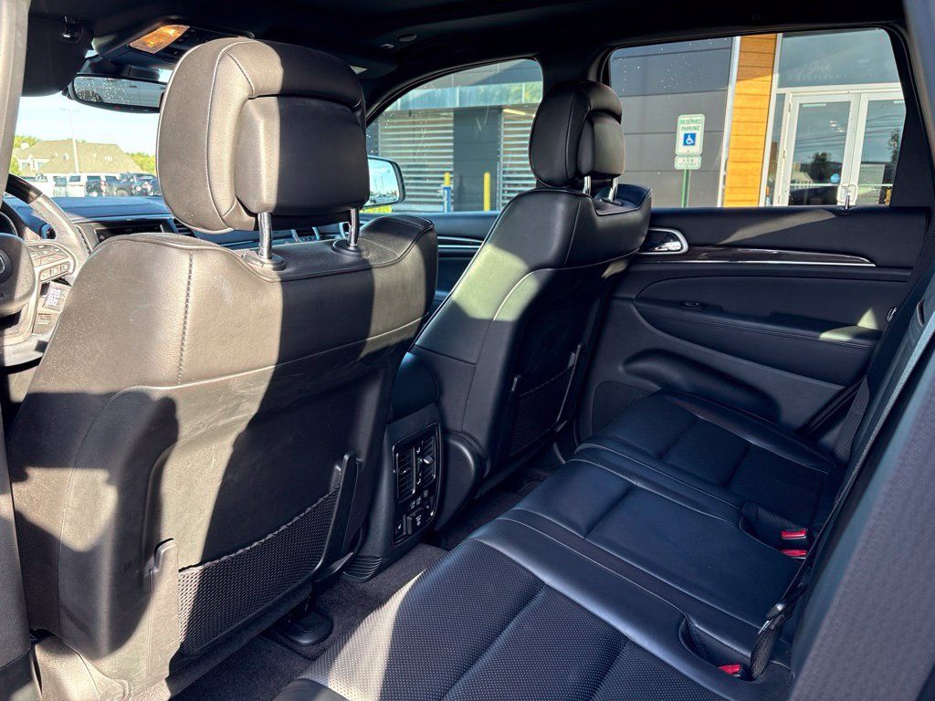 Used 2018 Jeep Grand Cherokee Overland AWD/4WD image 19
