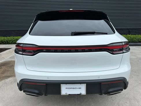 Used 2026 Porsche Macan AWD/4WD image 12