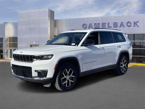 Used 2024 Jeep Grand Cherokee L Limited w/ Luxury Tech Group II image 32