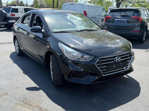 Used 2019 Hyundai Accent SE FWD image 3