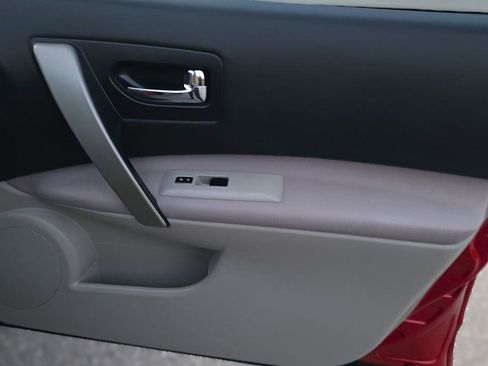 Used 2013 Nissan Rogue S image 16