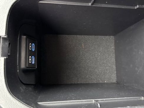 Used 2022 Toyota RAV4 LE image 28