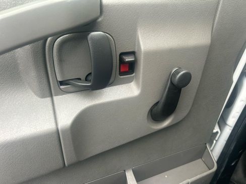 Used 2021 Chevrolet Express 3500 RWD image 26
