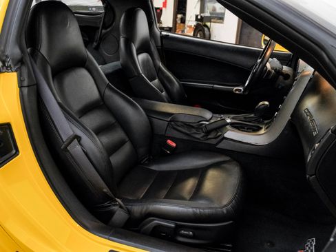 Used 2006 Chevrolet Corvette Coupe w/ Preferred Equipment Group image 31