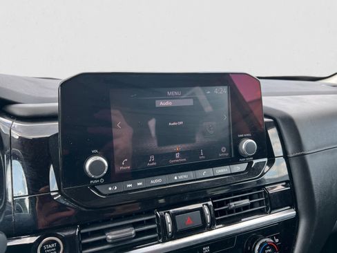 Used 2022 Nissan Pathfinder SV w/ SV Black Package image 22