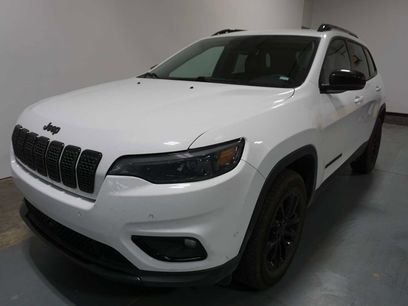 Used 2023 Jeep Cherokee Altitude Lux