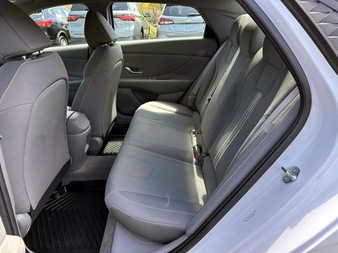 Used 2025 Hyundai Elantra Sport FWD image 12