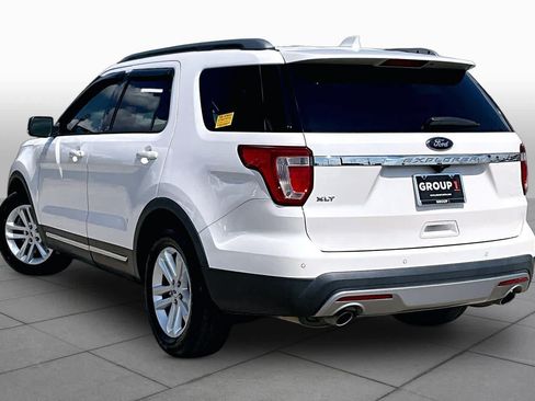 Used 2017 Ford Explorer XLT w/ Equipment Group 202A FWD image 12