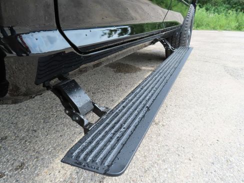 New 2026 RAM 3500 Laramie AWD/4WD image 18