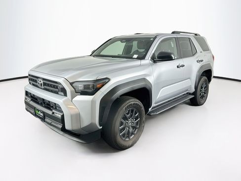 Used 2025 Toyota 4Runner SR5 AWD/4WD image 3