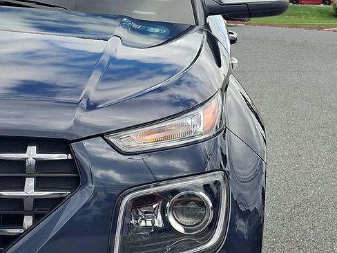 Certified 2023 Hyundai Venue Limited FWD image 10