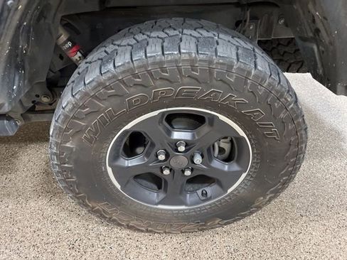 Used 2022 Jeep Gladiator Rubicon w/ Trailer Tow Package image 12