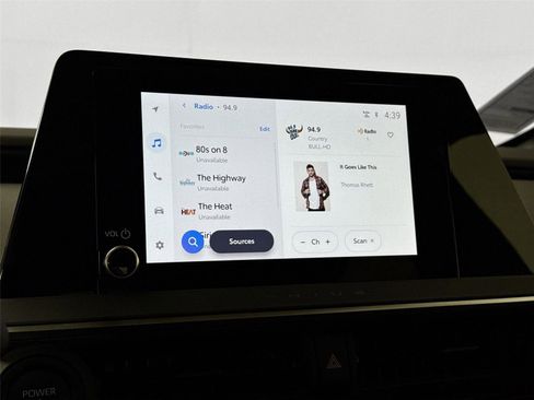 Used 2025 Toyota Prius Plug-In Hybrid image 24