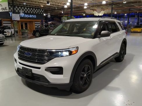 Used 2021 Ford Explorer XLT AWD/4WD image 1