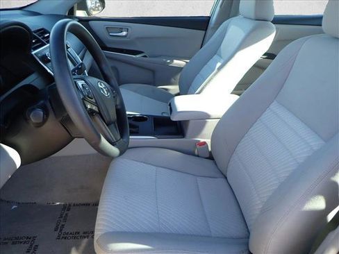 Used 2017 Toyota Camry LE image 10