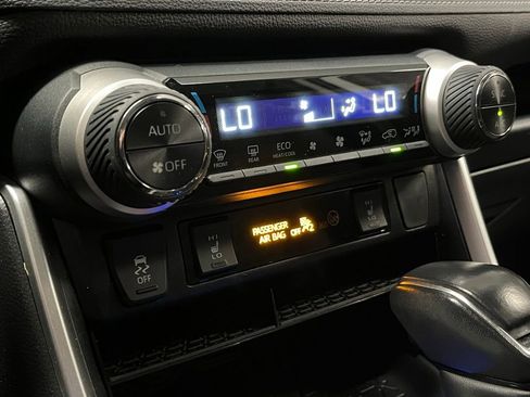 Used 2020 Toyota RAV4 XLE w/ Convenience Package AWD/4WD image 10
