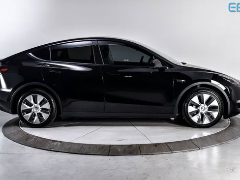 Used 2021 Tesla Model Y Long Range image 7