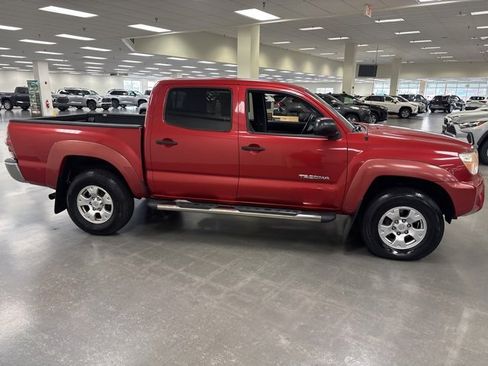 Used 2013 Toyota Tacoma PreRunner image 8