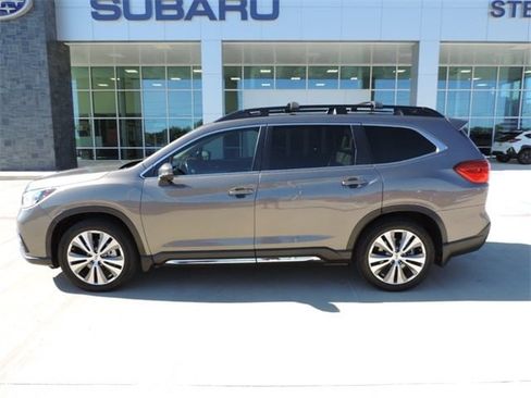 Used 2022 Subaru Ascent Limited w/ Technology Package image 8