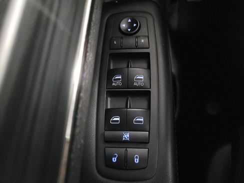 Used 2020 Jeep Grand Cherokee Limited X image 27