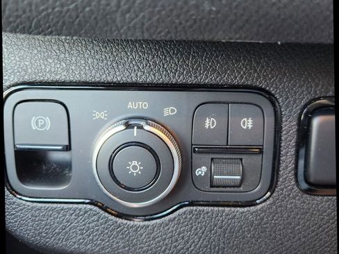 Used 2025 Mercedes-Benz Sprinter 2500 image 51