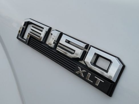 Used 2016 Ford F150 XLT w/ Equipment Group 302A Luxury image 6