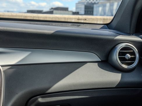 Used 2022 Mercedes-Benz GLC 300 4MATIC image 22