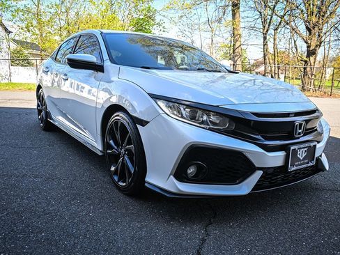 Used 2017 Honda Civic Sport image 6