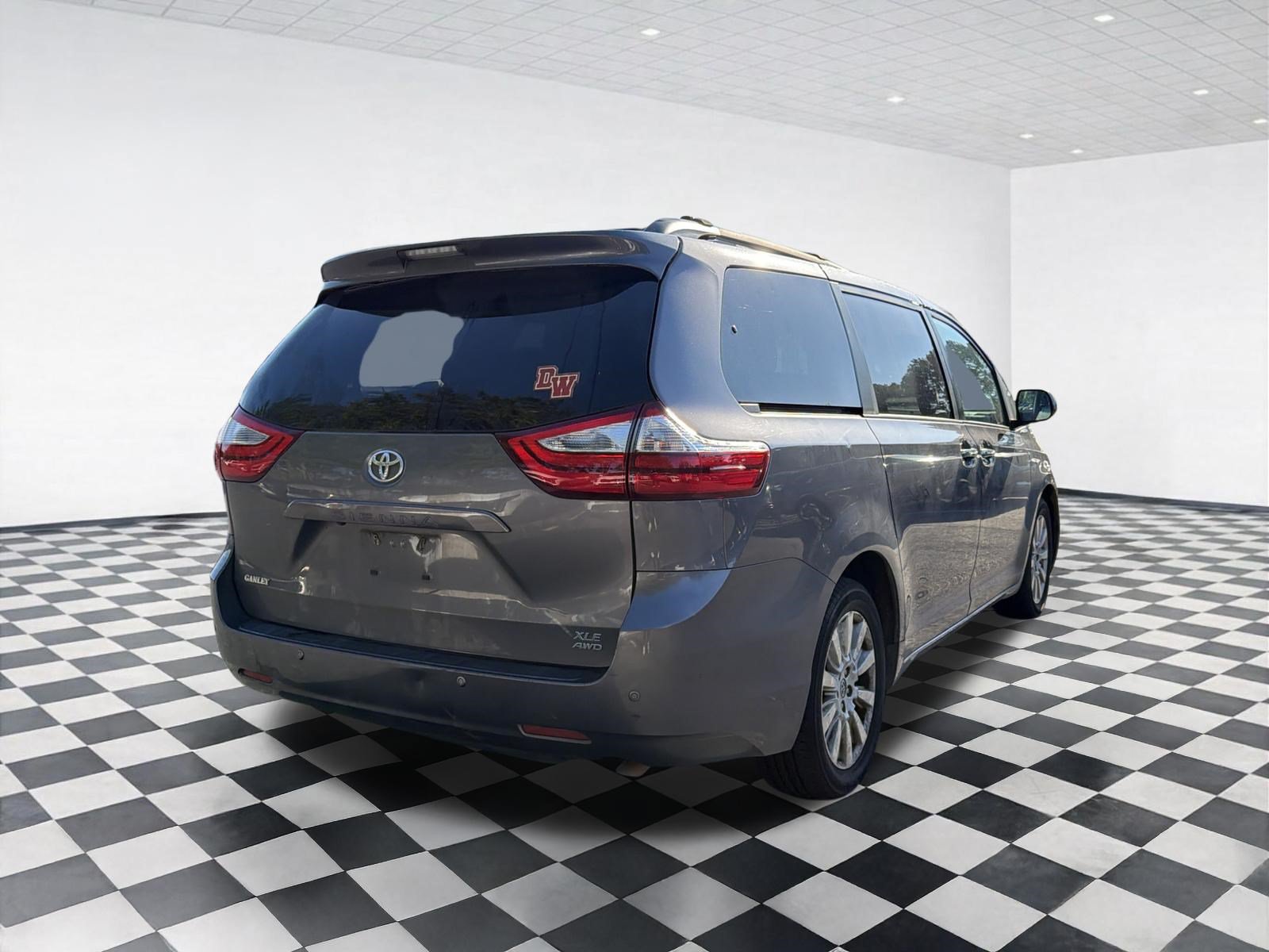 Used 2017 Toyota Sienna XLE Premium AWD/4WD image 4
